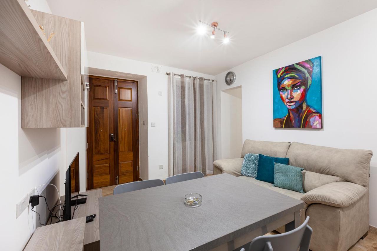 Designer Home With Comfy Sofa In Central Valletta By 360 Estates Luaran gambar