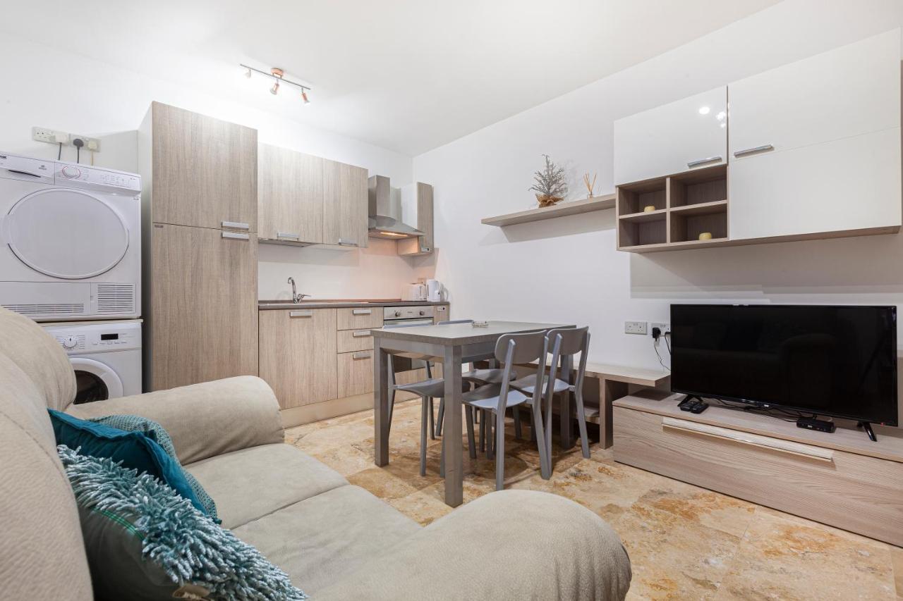 Designer Home With Comfy Sofa In Central Valletta By 360 Estates Luaran gambar