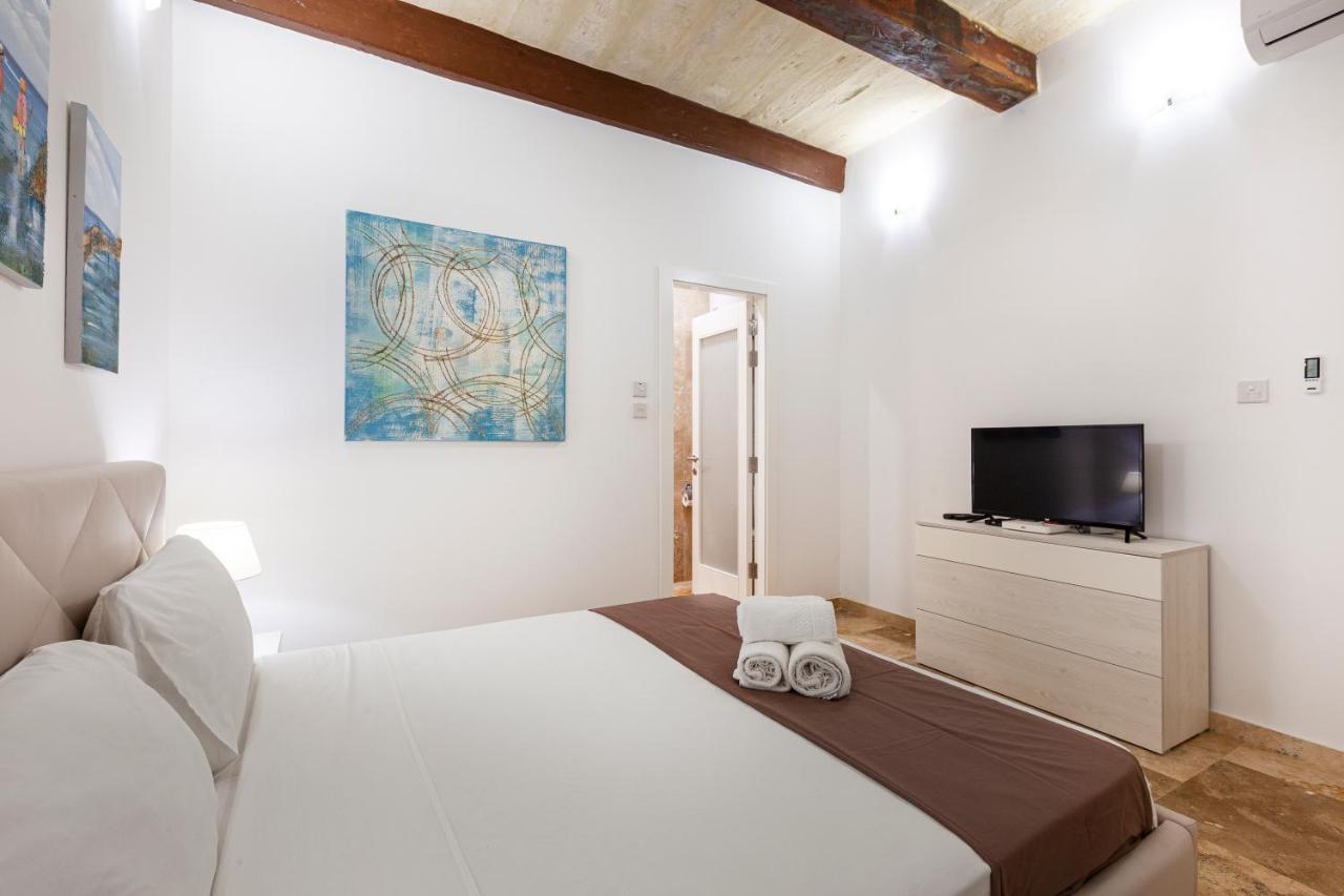 Designer Home With Comfy Sofa In Central Valletta By 360 Estates Luaran gambar