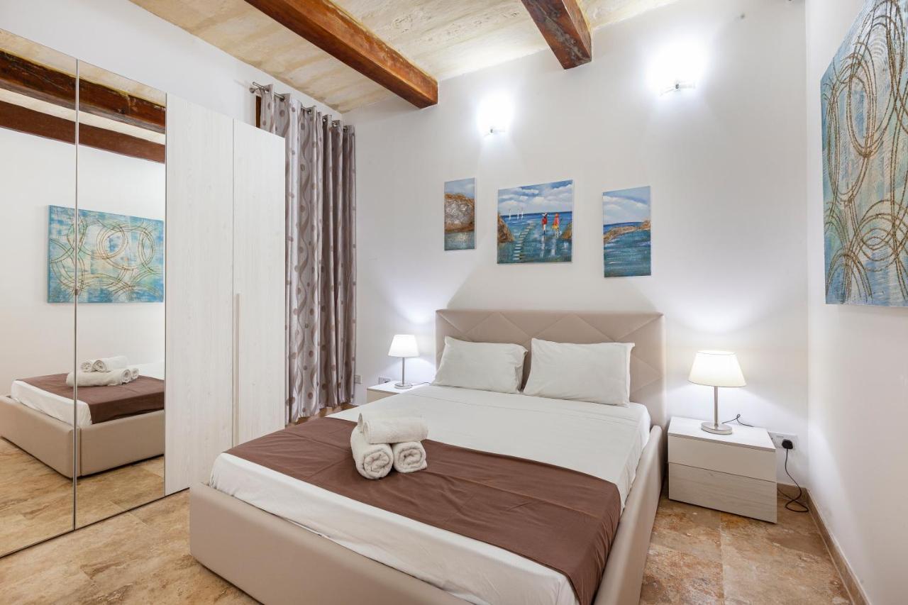 Designer Home With Comfy Sofa In Central Valletta By 360 Estates Luaran gambar